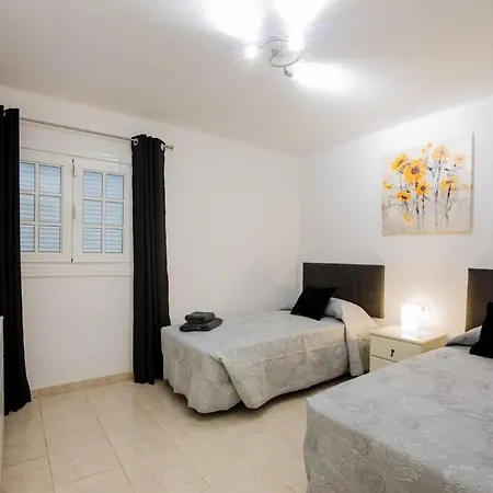 Freesia With Heated Pool And Air Conditionin San Miguel de Abona