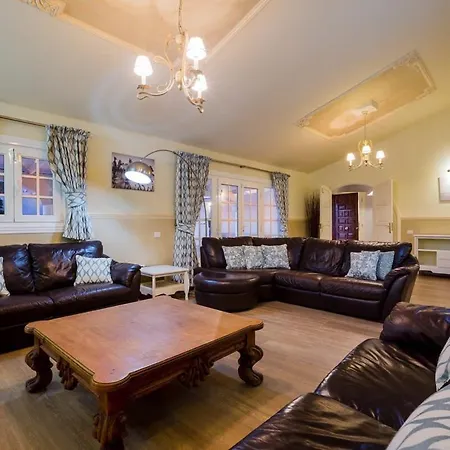 Freesia With Heated Pool And Air Conditionin Villa